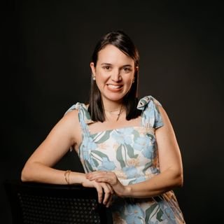 Dra. Aline Alves Barbosa Ferraz