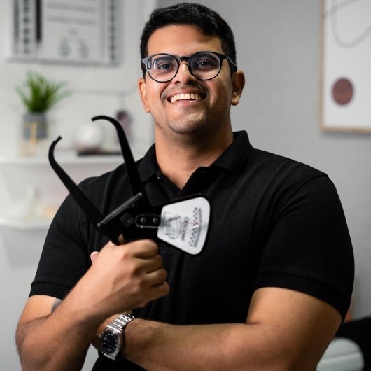 Dr. Victor Leal