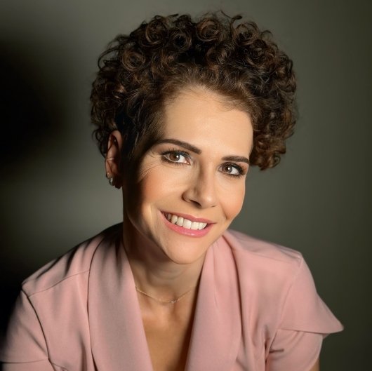 Dra. Leticia Hennemann Leite