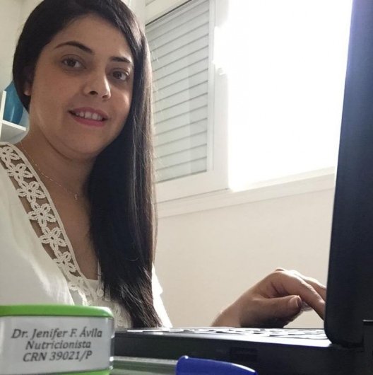Dra. Jenifer Fernandes Ávila