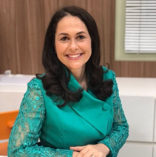 Dra. Cristiane Medianeira Savian