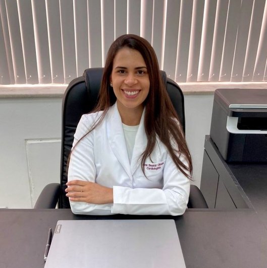 Dra. Ana Beatriz Oliveira