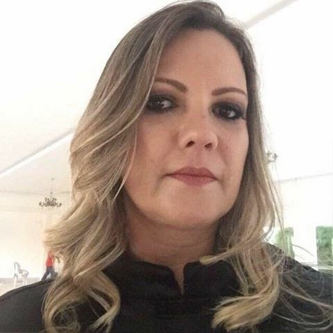 Dra. Érika Azevedo Véras