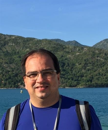 Dr. Mauro Araujo