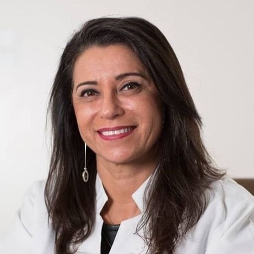 Dra. Cláudia Massaú da Silveira