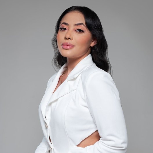 Dra. Aideê Mayara Silva Fernandes