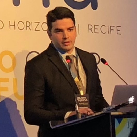 Dr. Eduardo Fenelon