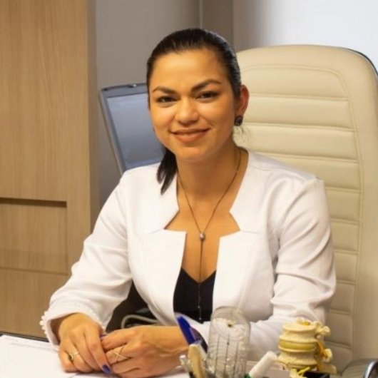 Dra. Napoliane Costa Santos