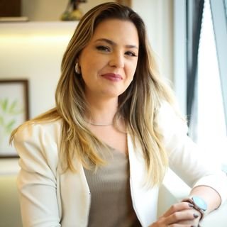 Dra. Tayana Fernandes Cecon