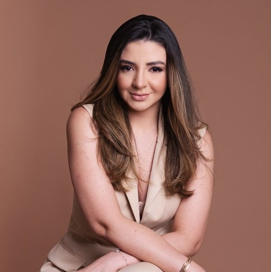 Dra. Amanda Galdino