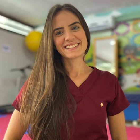 Dra. Larissa Duarte