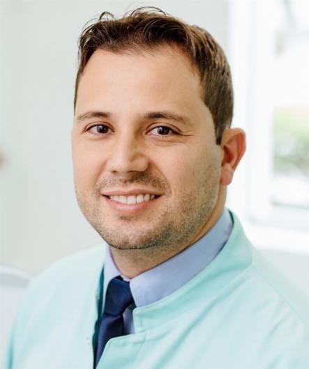 Dr. Daniel Hacomar