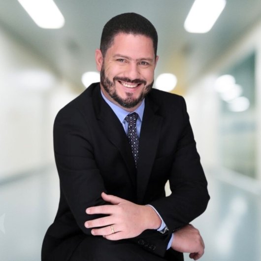 Dr. Handerson Mendes