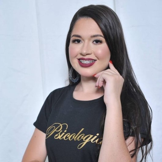 Dra. Emiliane Araujo
