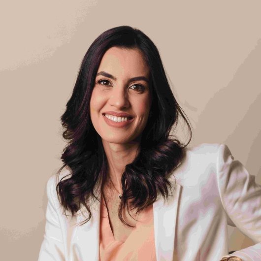 Dra. Laura Cardia Gomes Lopes