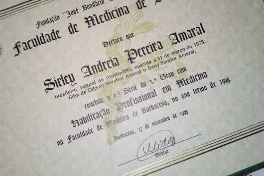 Dra. Sirley Andréia Amaral Tonussi