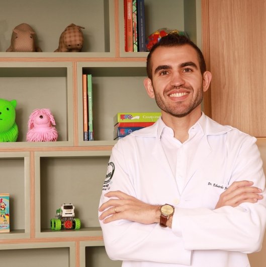 Dr. Eduardo Ferraz Troijo