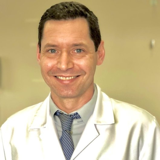 Dr. Mario Casales Schorr