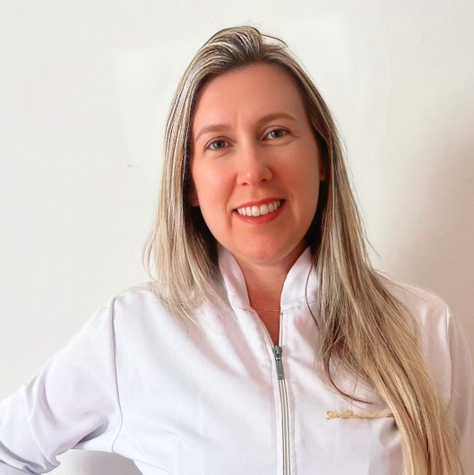 Dra. Renata Franceschini Soares