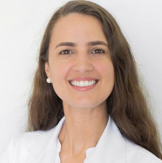 Dra. Luana Ferraz Fonseca Salmon