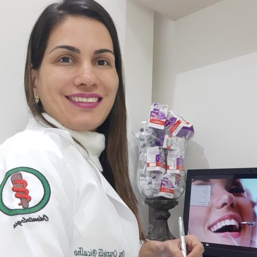 Dra. Grazielli Nunes Bicalho
