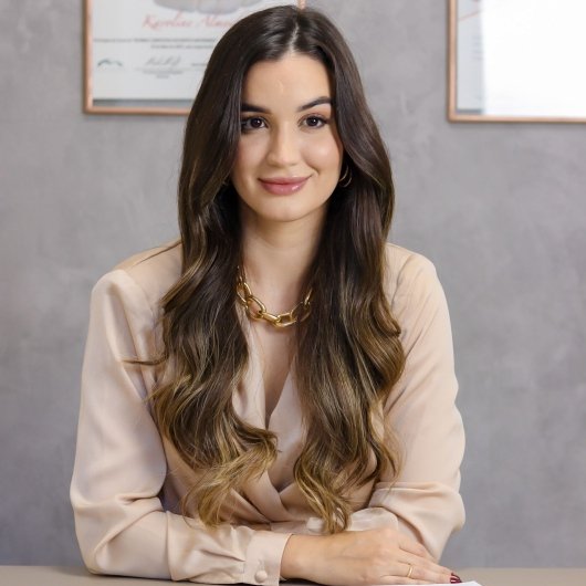 Dra. Karoline Almeida