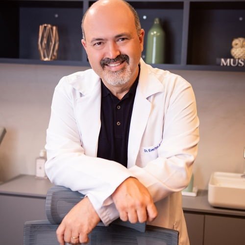 Dr. Everton Ulhoa Cintra