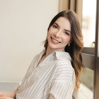 Dra. Ana Carolina Menezes