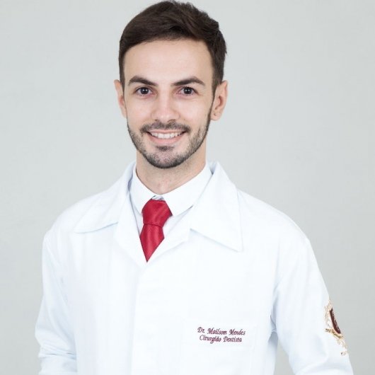 Dr. Mailsom Mendes