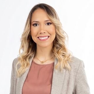 Dra. Laís Martins Queiroz