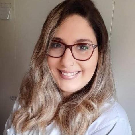 Dra. Camila Mello