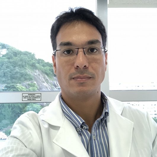 Dr. Igor Diaz Yamane