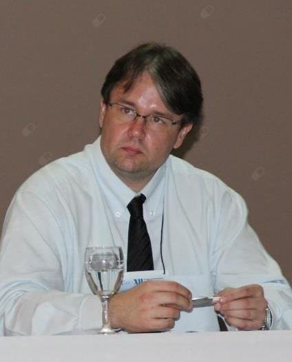 Dr. Maximiliano Girardi