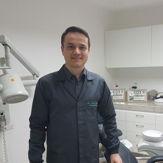 Dr. Valdir Giuriato
