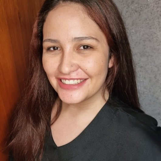 Dra. Isabela Letícia Vieira Teixeira