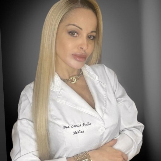 Dra. Camila Fialho
