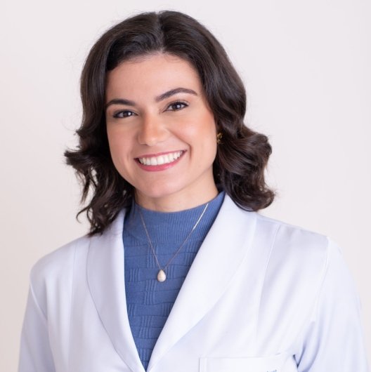 Dra. Amanda Luiza Souza
