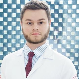 Dr. Lucas Augusto Prestes Gonçalves .