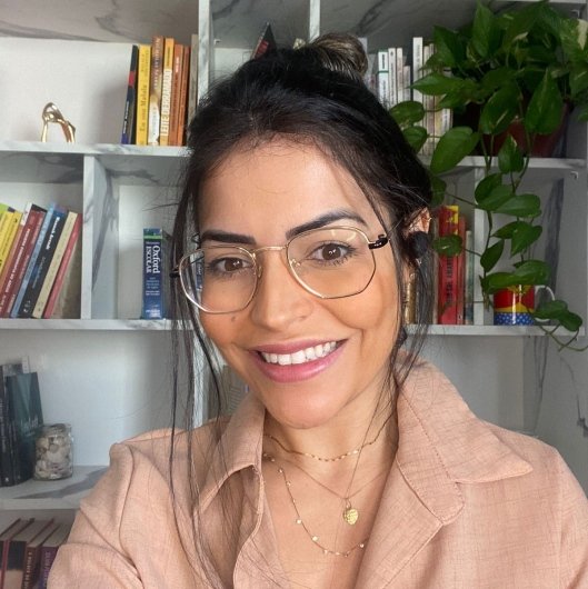 Dra. Paulla Junqueira Nogueira Assis