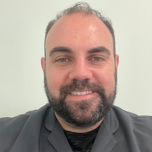 Dr. Marcéu Flores