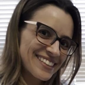 Dra. Renata Teles Albernaz