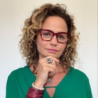 Dra. Nathalie Mello