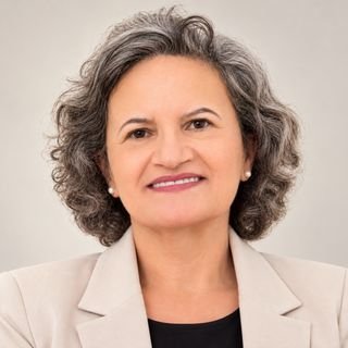 Prof. Luzia de Fátima Das Neves Fiorezi