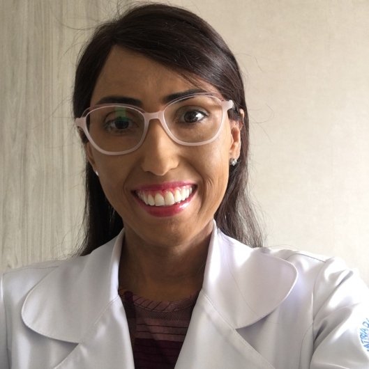 Dra. Larissa Damasceno