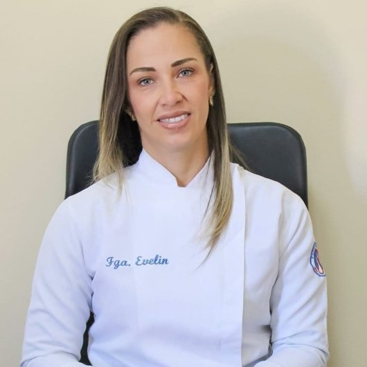 Dra. Evelin Fabiane Gomes de Andrade Alves