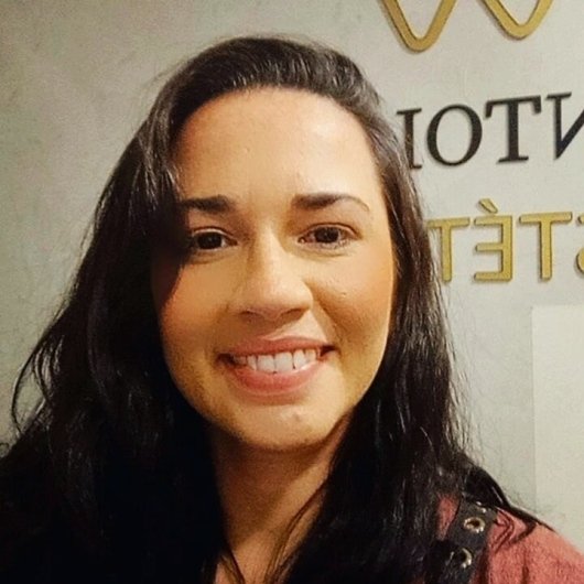 Dra. Isabela Guimarães Araujo Ferrari