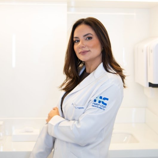Dra. Mayra Fernanda Sandoval Fagundes