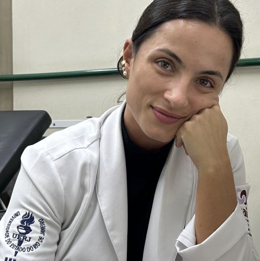 Dra. Isadora Neves da Fontoura