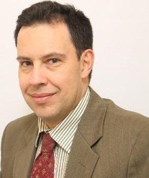 Dr. Marcos Eduardo Barbuio