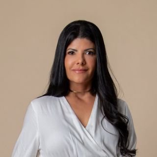 Dra. Anna Carolina Maurício